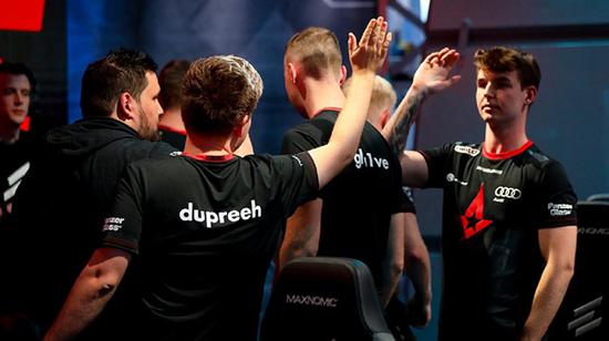 LPL卡莎表现引发热议 观众纷纷质疑其输出能力